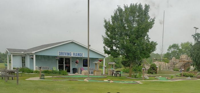 Puttin 4 Paws - From Web Listing (newer photo)